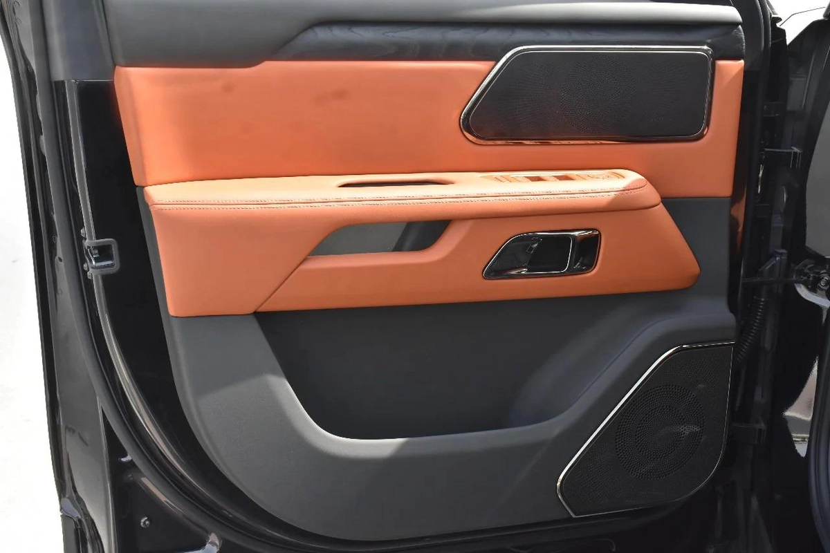 ROX 01 SEVEN SEATS PHEV 2025 | BLACK-4-4