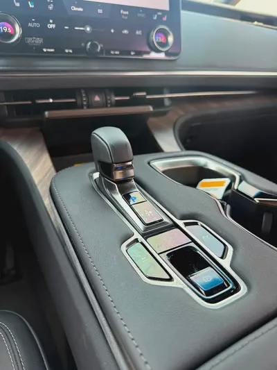 2024 Lexus LM 350h 7-Seater-11