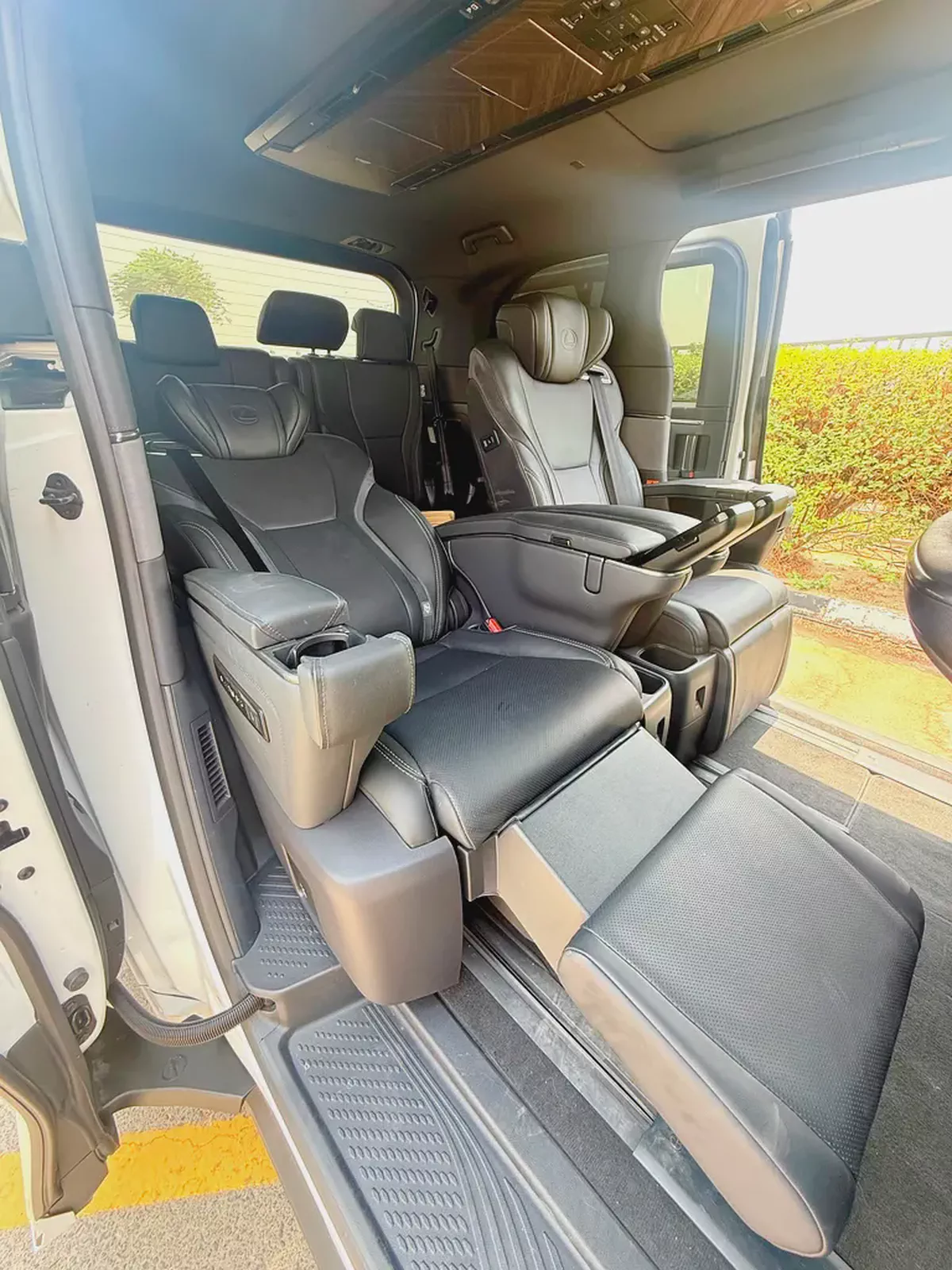 2024 Lexus LM 350h 7-Seater-6-6