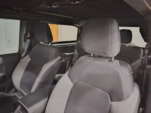 2023 Ford Bronco Base - American Specs - Like New!