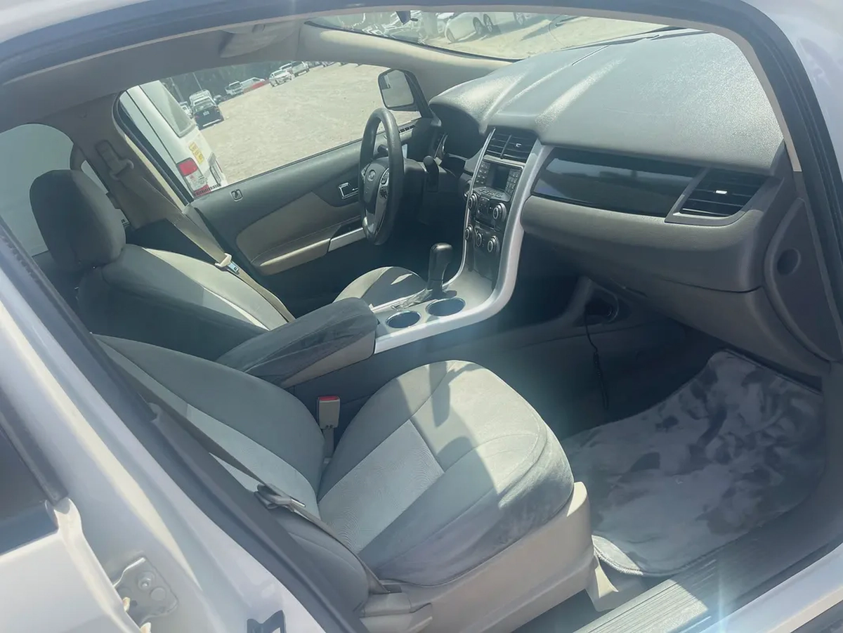 Ford Edge 2013 white color GCC calen car-11-11