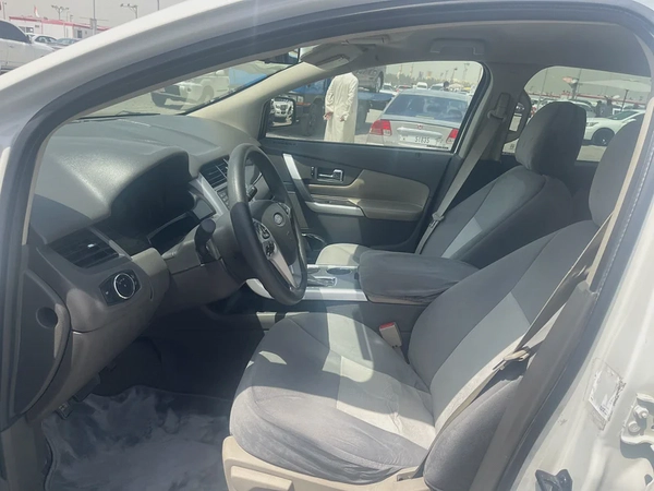 Ford Edge 2013 white color GCC calen car