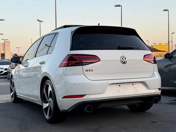 جولف GTI موديل 2019 خليجى بانوراما قل اوبشن صبغ الوكاله مفتاحين الوكاله