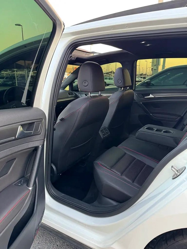 جولف GTI موديل 2019 خليجى بانوراما قل اوبشن صبغ الوكاله مفتاحين الوكاله