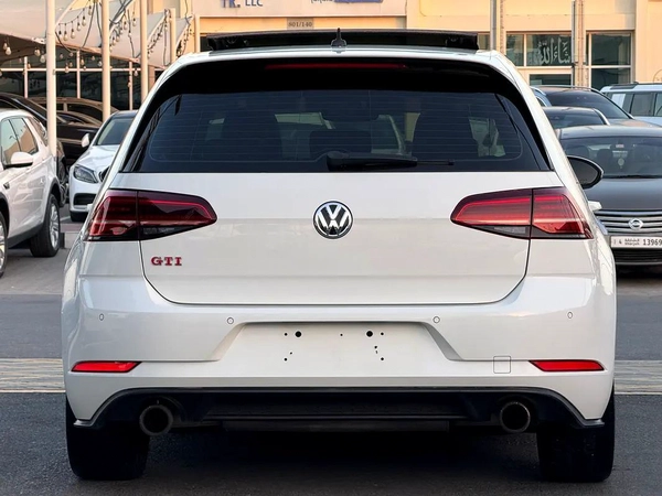 جولف GTI موديل 2019 خليجى بانوراما قل اوبشن صبغ الوكاله مفتاحين الوكاله