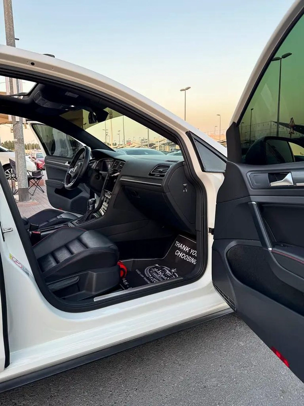 جولف GTI موديل 2019 خليجى بانوراما قل اوبشن صبغ الوكاله مفتاحين الوكاله