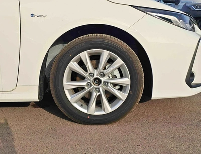 Toyota Corolla ELITE HYBRID / LEATHER SEATS / PUSH START /DVD+ CAMERA/SUNROOF (CODE#HYBRID ELITE)-10
