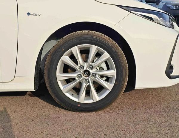 Toyota Corolla ELITE HYBRID / LEATHER SEATS / PUSH START /DVD+ CAMERA/SUNROOF (CODE#HYBRID ELITE)