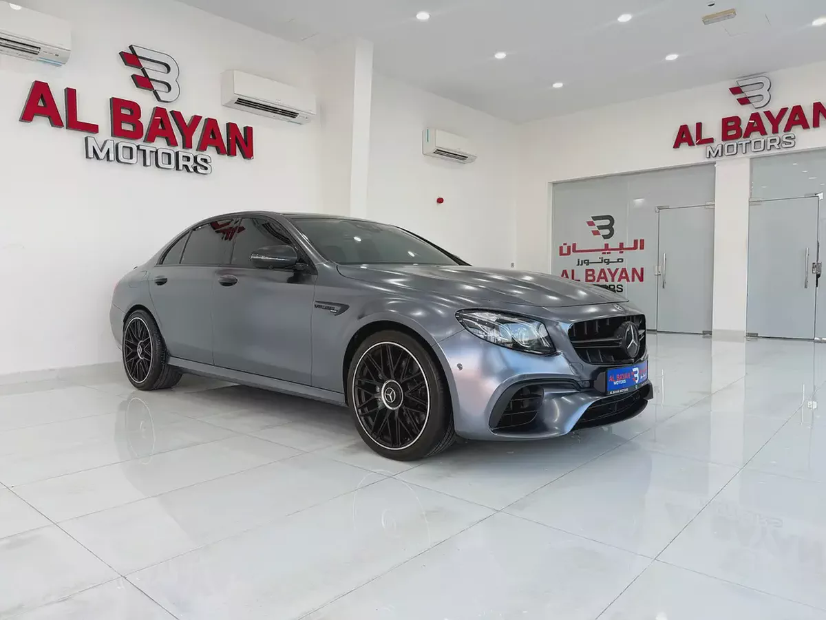 مرسيدس بنز E63 رمادي / اسود 2019