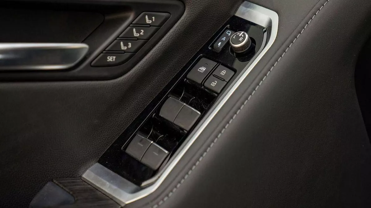 Toyota Land Cruiser GR SPORT 3.3D AT MY2023 – BLACK-14-0