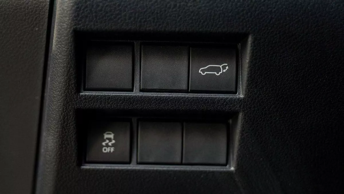Toyota Land Cruiser GR SPORT 3.3D AT MY2023 – BLACK-6-0
