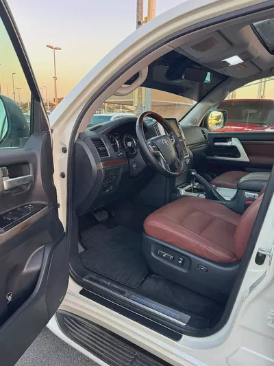 تويوتا لاند كلوزر Toyota Land Cruiser VXR 2016 GCC Specs-17