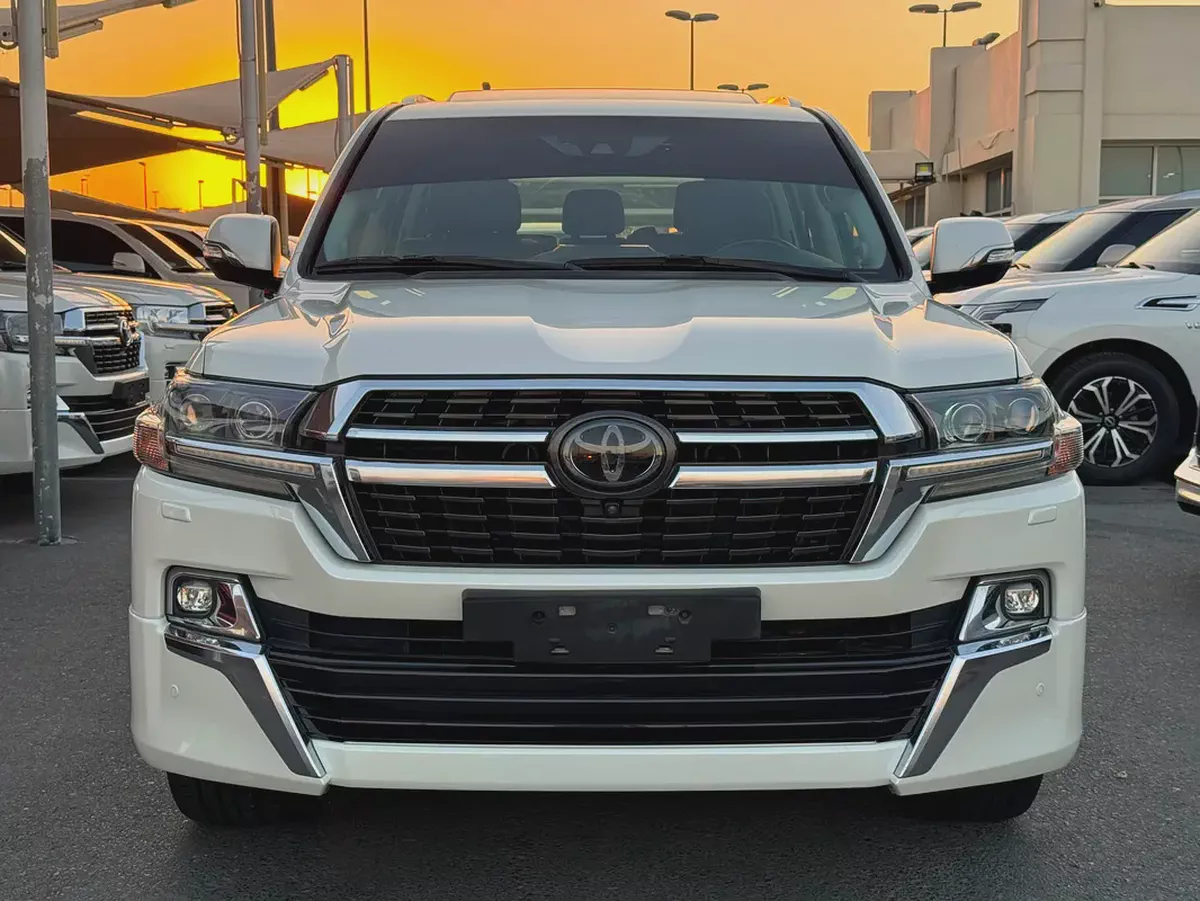 تويوتا لاند كلوزر Toyota Land Cruiser VXR 2016 GCC Specs