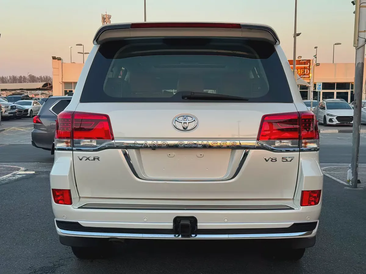 تويوتا لاند كلوزر Toyota Land Cruiser VXR 2016 GCC Specs-3-3
