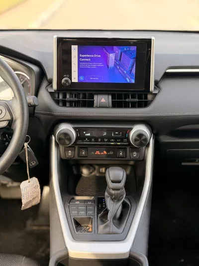 Toyota RAV4 LE RAV4 2.5L 4WD 2024-5