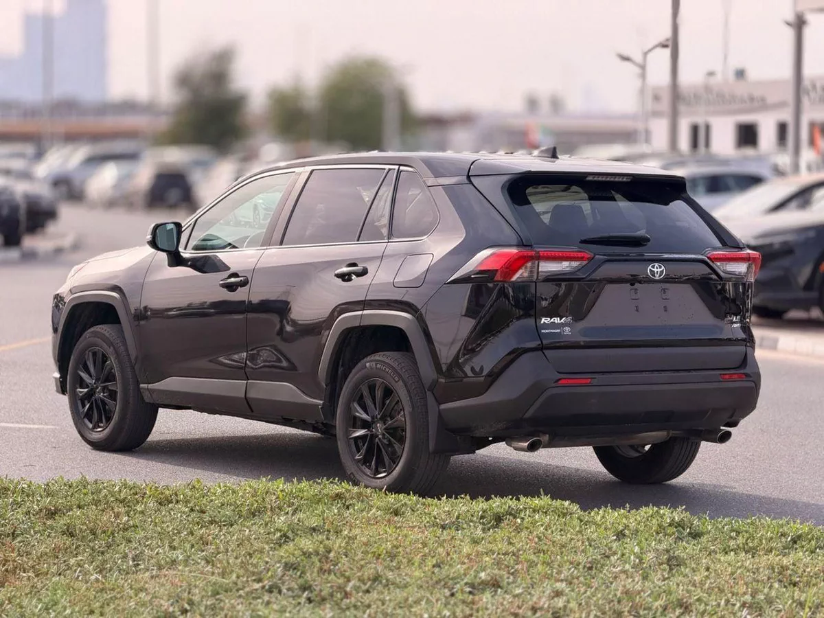 Toyota RAV4 LE RAV4 2.5L 4WD 2024-12-0