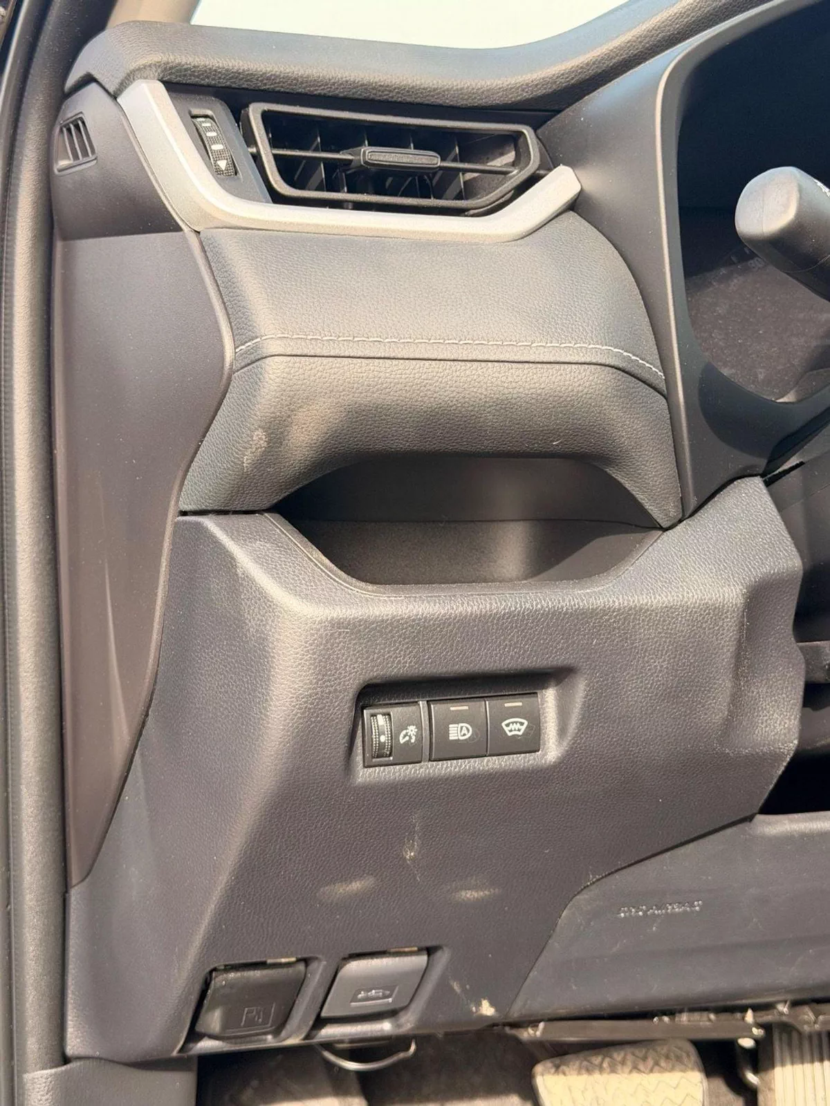 Toyota RAV4 LE RAV4 2.5L 4WD 2024-17-0