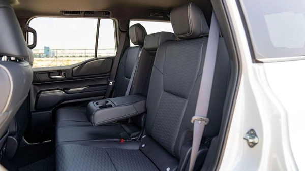 Toyota Prado 250 2.8D AT FIRST EDITION MY2025 –WHITE