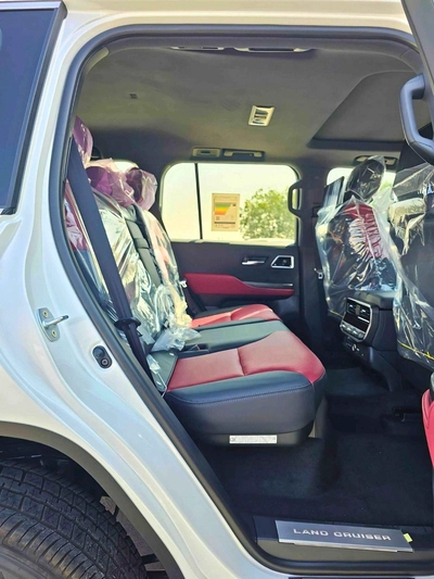 Toyota Land Cruiser VXR LC300 TWIN TURBO | 3.3L DIESEL V6 | LEATHER | SUNROOF | FULL OPTION (CODE#LCDVXRHA)-10