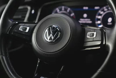 2018 - VOLKSWAGEN GOLF R - V4 for 77,000.00 AED-16