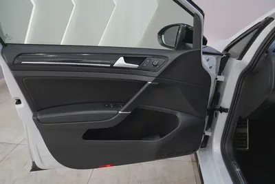 2018 - VOLKSWAGEN GOLF R - V4 for 77,000.00 AED-17