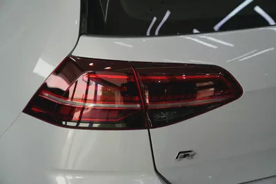 2018 - VOLKSWAGEN GOLF R - V4 for 77,000.00 AED-8