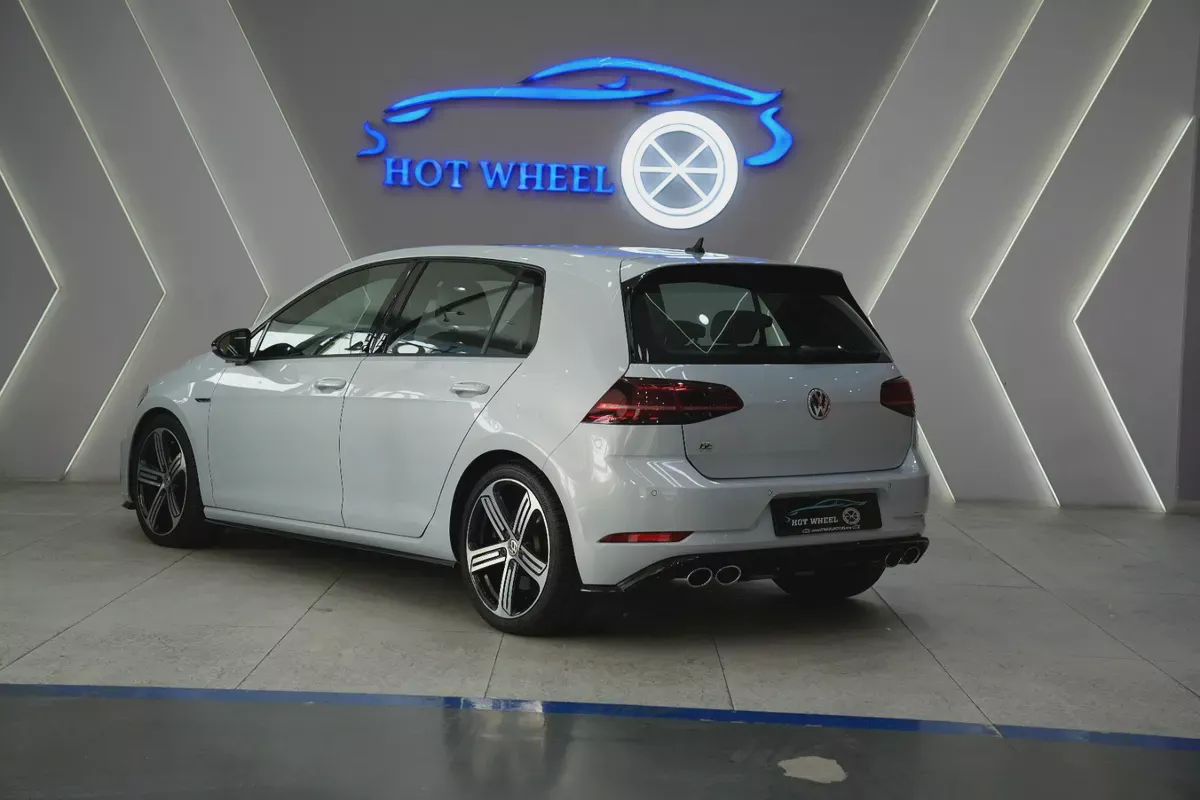 2018 - VOLKSWAGEN GOLF R - V4 for 77,000.00 AED-4-4