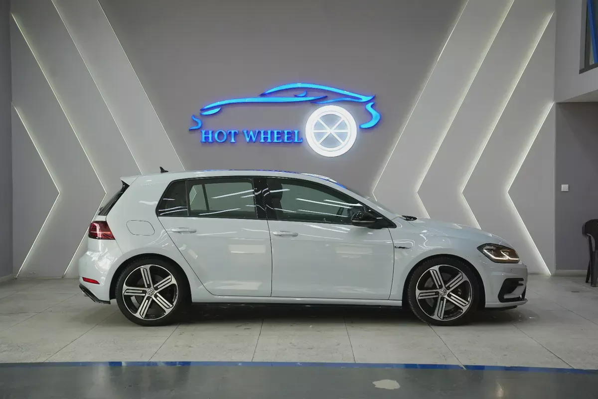 2018 - VOLKSWAGEN GOLF R - V4 for 77,000.00 AED-5-5