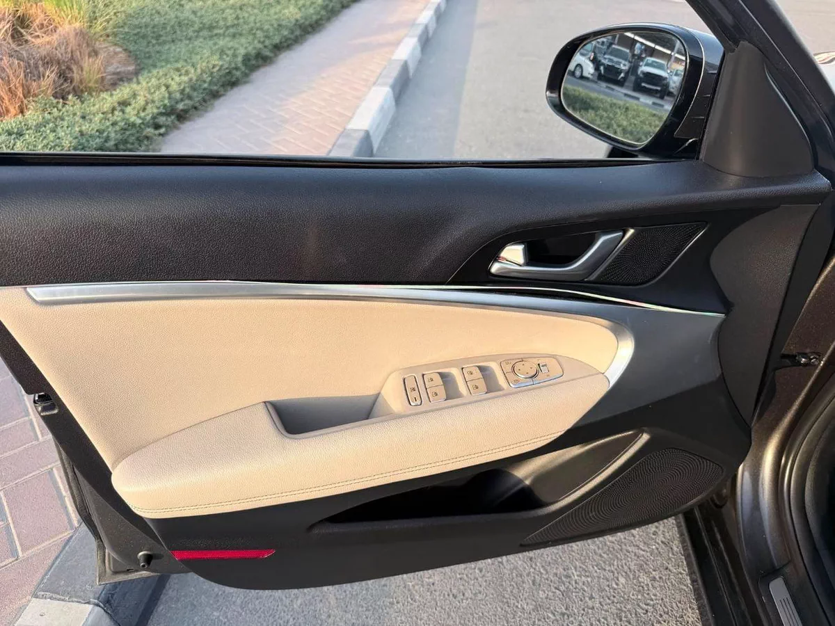 Genesis G70 PREMIUM 2022-13-0