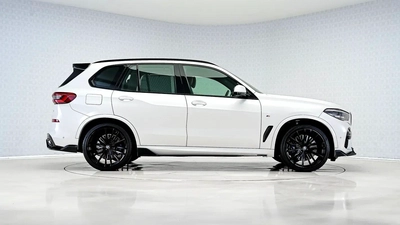 UAEs Very Best Example | 2 Years Free Servicing | AED 2,784 Per Month-3