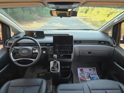 2023 Hyundai Staria Comfort - Korean Specs - Pristine Condition - 11 Seats - Perfect condition-6
