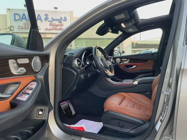 Offer for Mercedes GLC 300 2020 a new car original pen