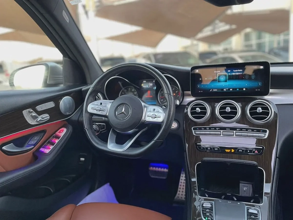 Offer for Mercedes GLC 300 2020 a new car original pen