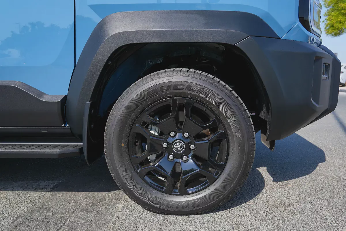 TOYOTA FJ CRUISER GXR 2027!! GCC SPECS-18-18