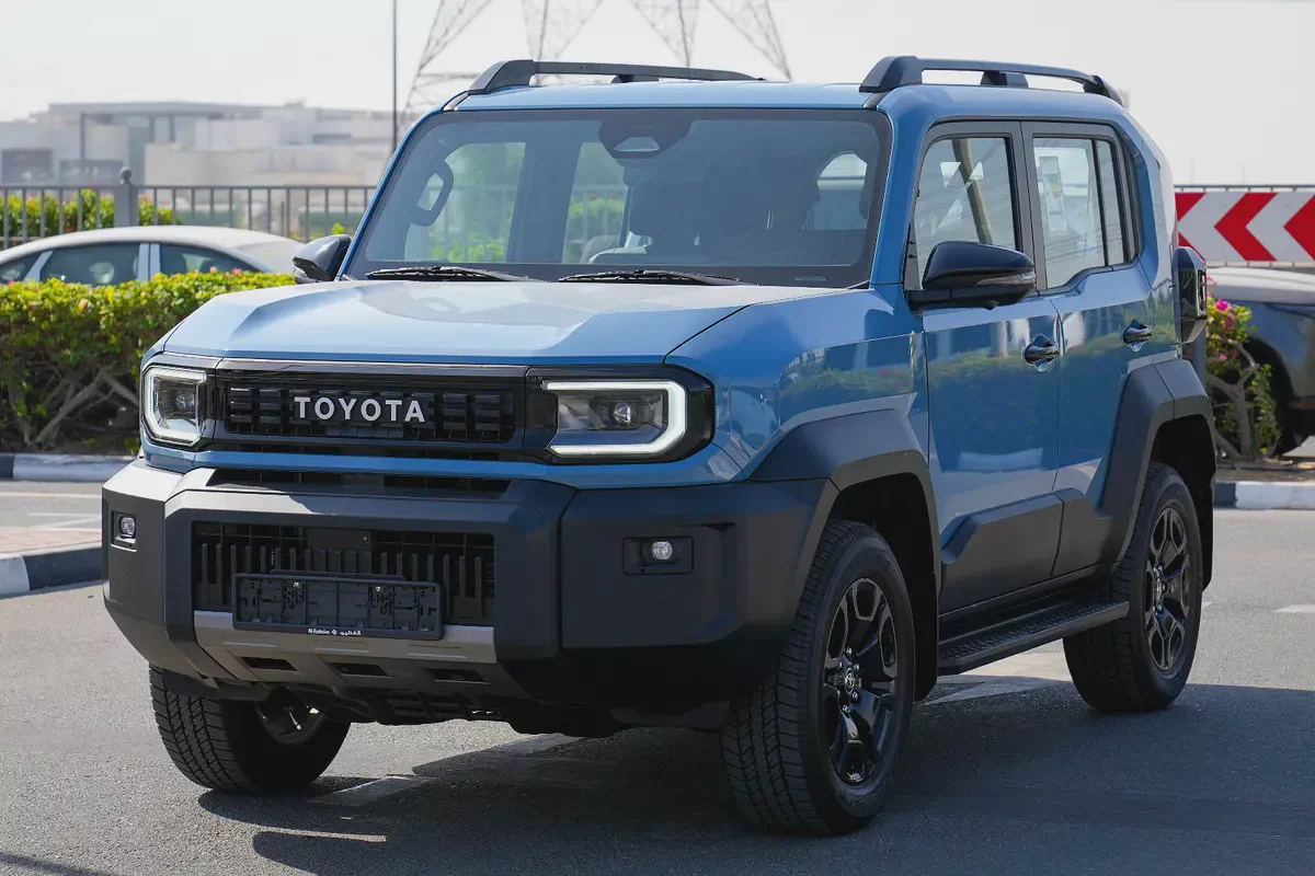 TOYOTA FJ CRUISER GXR 2027!! GCC SPECS-2-2