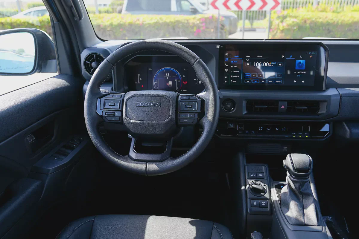 TOYOTA FJ CRUISER GXR 2027!! GCC SPECS-6-6