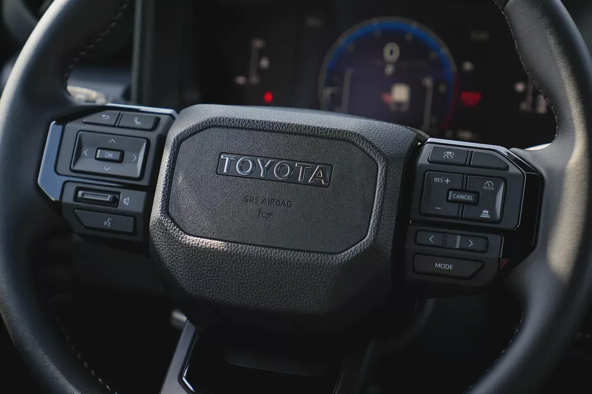 TOYOTA FJ CRUISER GXR 2027!! GCC SPECS-7-7
