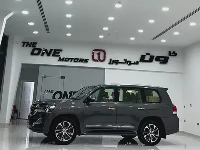 Pristine 2020 Toyota Land Cruiser GXR Grand Touring - GCC Specs-1