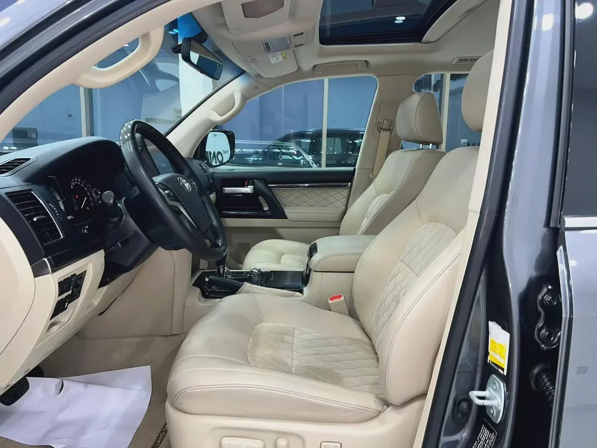 Pristine 2020 Toyota Land Cruiser GXR Grand Touring - GCC Specs-9-9