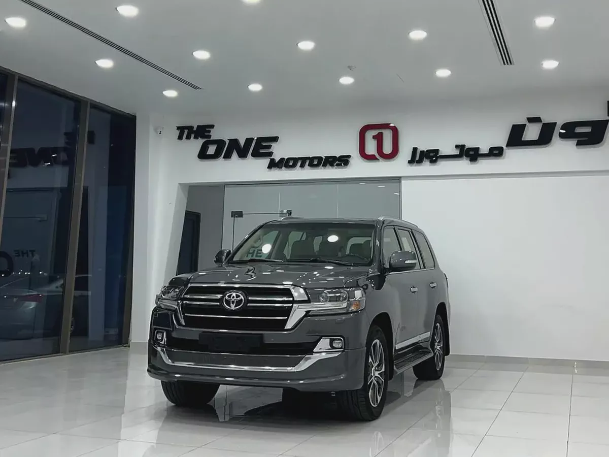 Pristine 2020 Toyota Land Cruiser GXR Grand Touring - GCC Specs