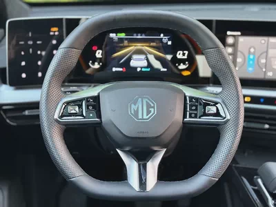 MG One LUX 2025 GCC Specs-14