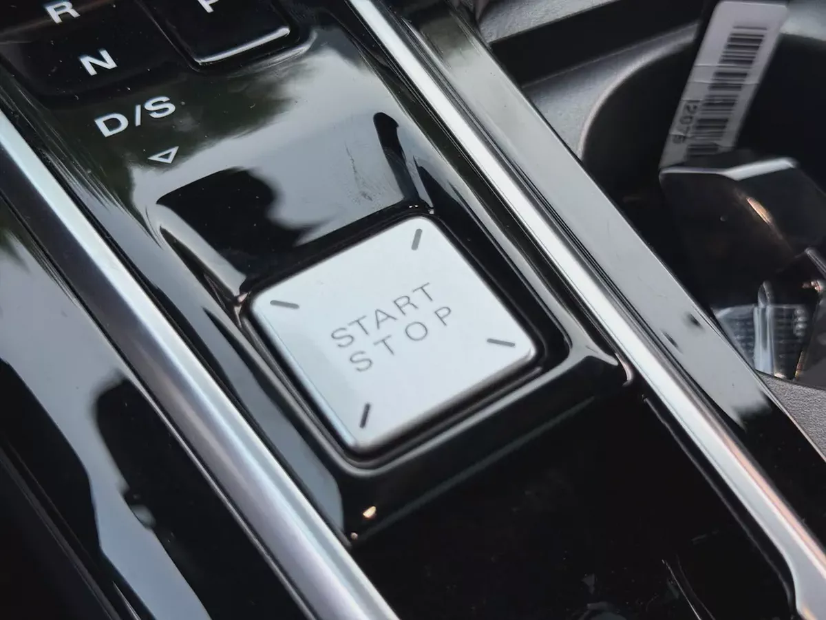 MG One LUX 2025 GCC Specs-12-12