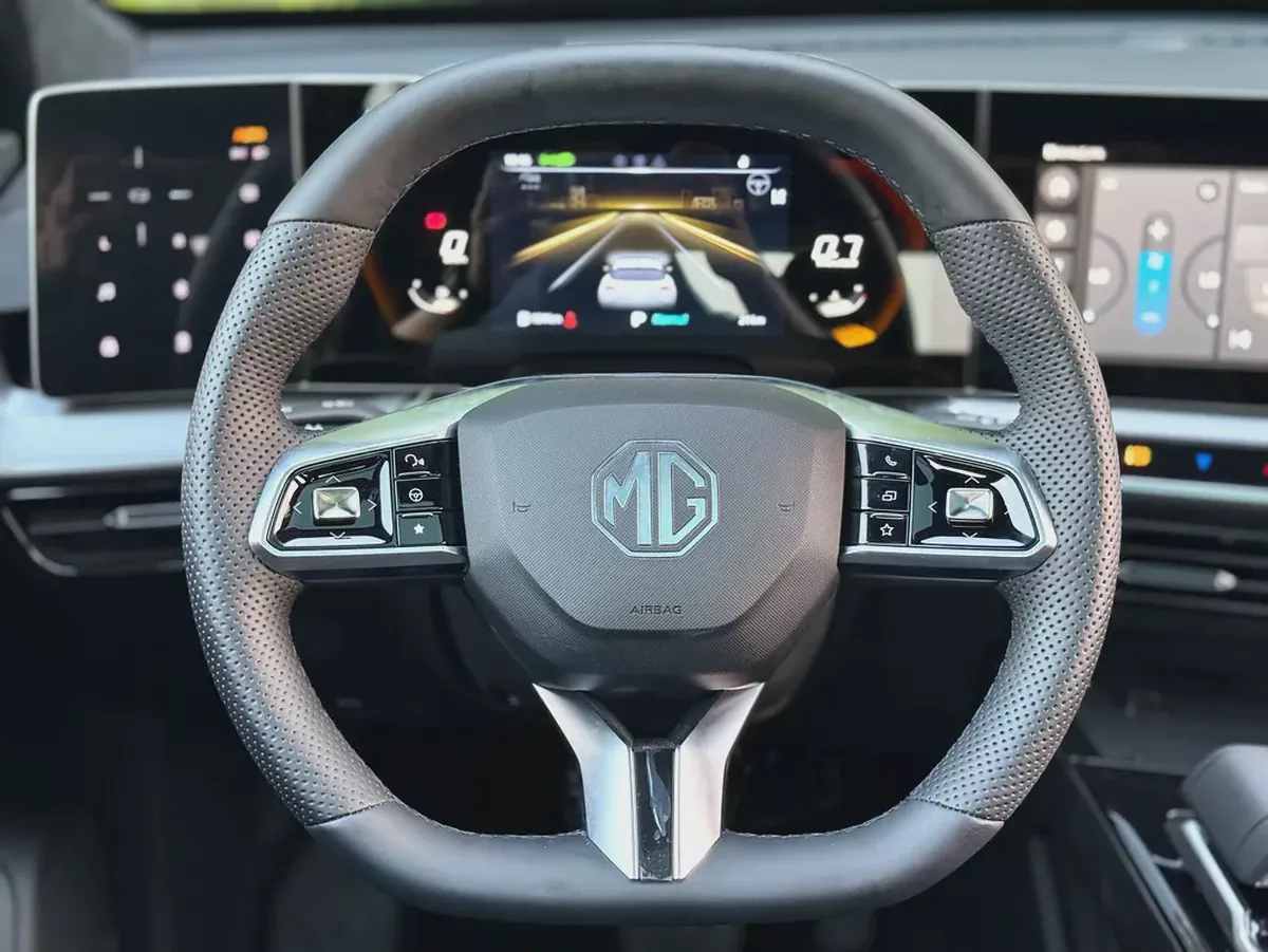 MG One LUX 2025 GCC Specs-14-14