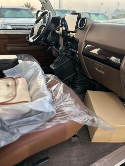 Toyota Land Cruiser 70 LC76 LX LX 2.8L  LX 2.8L-15