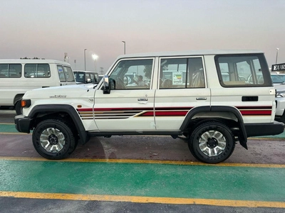 Toyota Land Cruiser 70 LC76 LX LX 2.8L  LX 2.8L-6