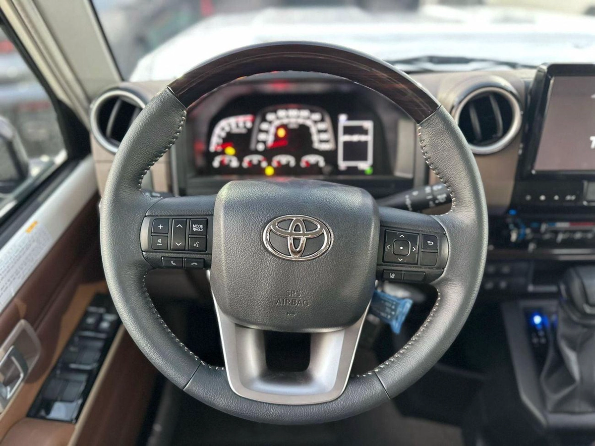 Toyota Land Cruiser 70 LC76 LX LX 2.8L  LX 2.8L-8-0