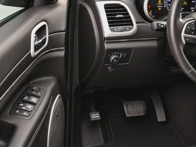 AED 1,338 | Jeep Grand Cherokee Summit | 5.7L HEMI V8 2018 | GCC Specs |-15