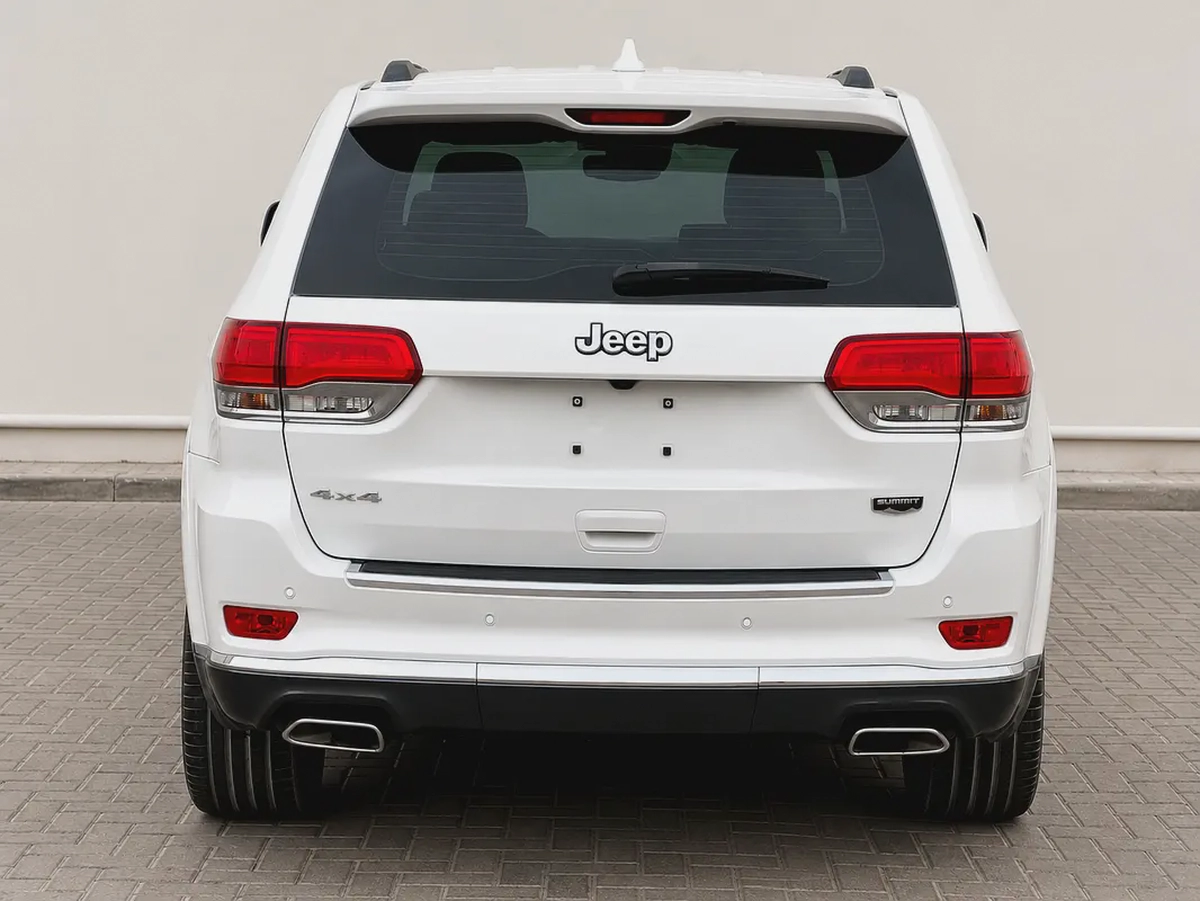 AED 1,338 | Jeep Grand Cherokee Summit | 5.7L HEMI V8 2018 | GCC Specs |-11-11