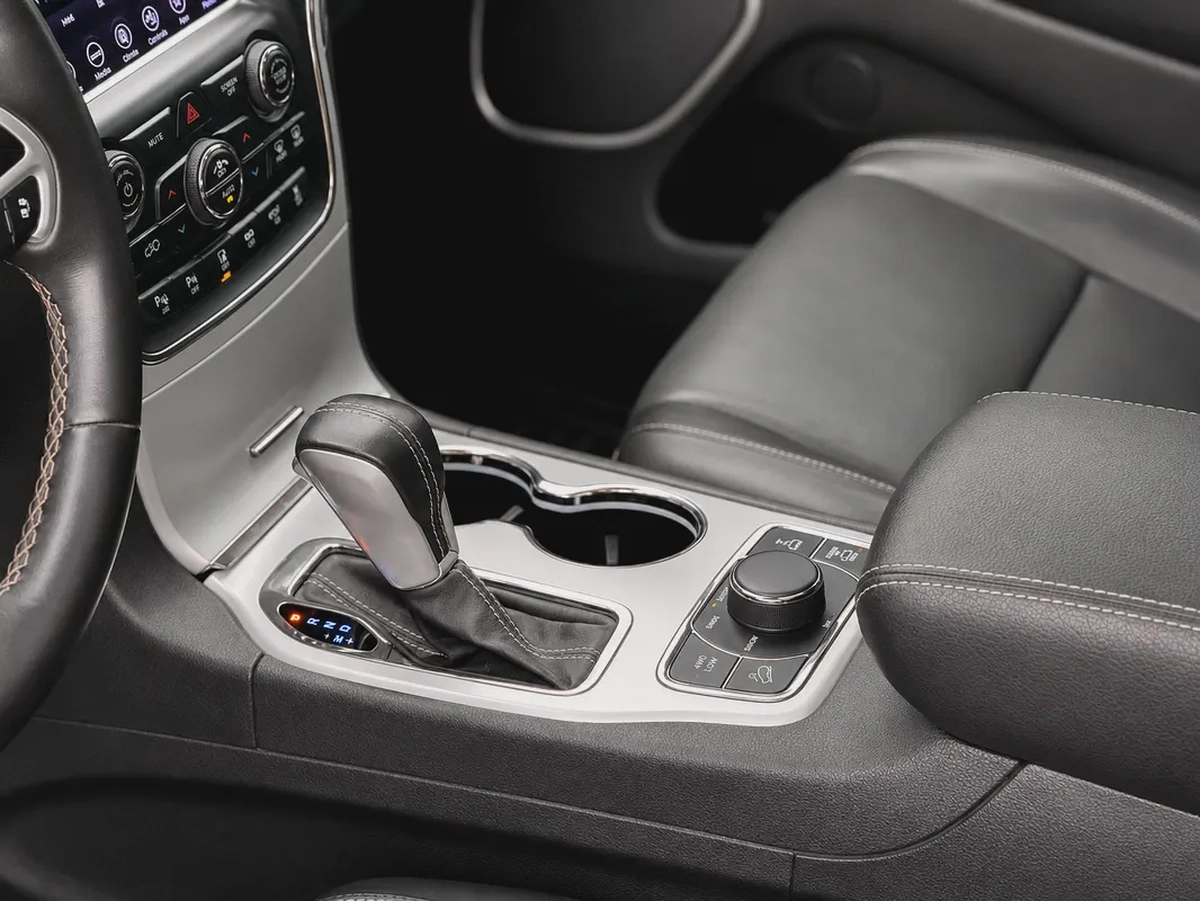 AED 1,338 | Jeep Grand Cherokee Summit | 5.7L HEMI V8 2018 | GCC Specs |-13-13