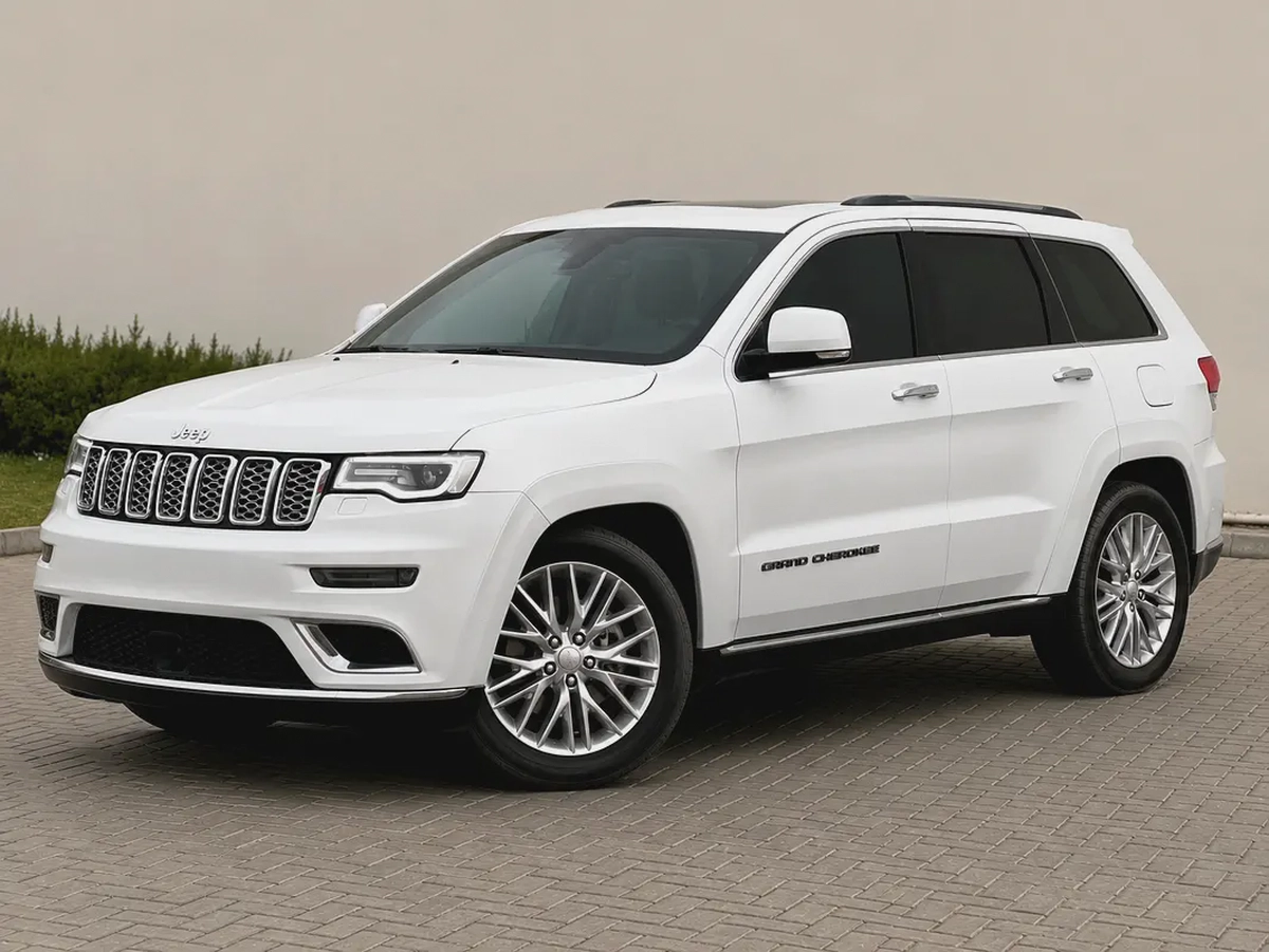 AED 1,338 | Jeep Grand Cherokee Summit | 5.7L HEMI V8 2018 | GCC Specs |
